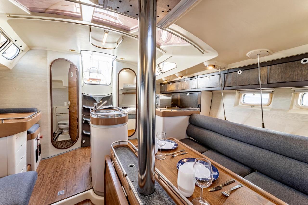 أرّاثيفي Relaxing Stay On A 38Ft Sail Yacht المظهر الخارجي الصورة